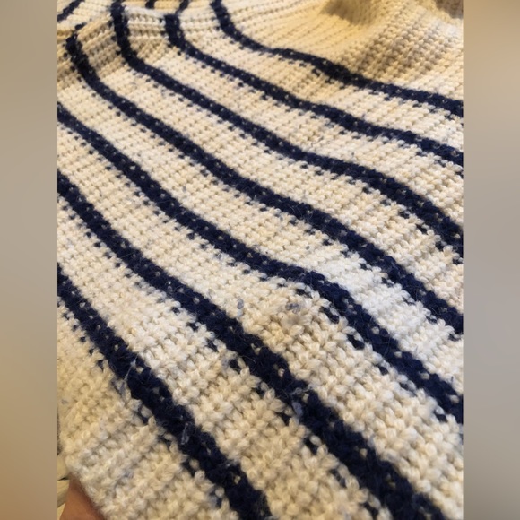 Aritzia - The Group Babaton 100% Alpaca Sweater, Sz Small - Picture 4 of 5